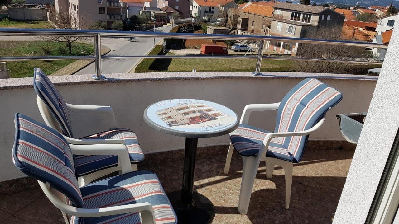 Apartments Angie Биоград на Мору Екстериор снимка