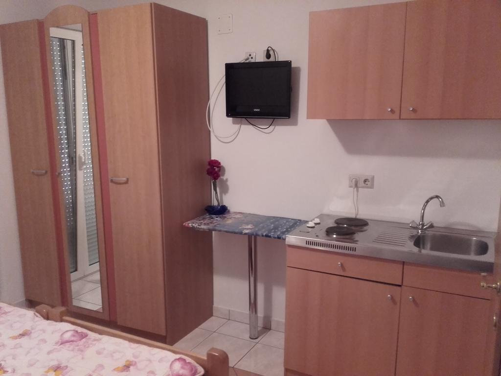 Apartments Angie Биоград на Мору Екстериор снимка