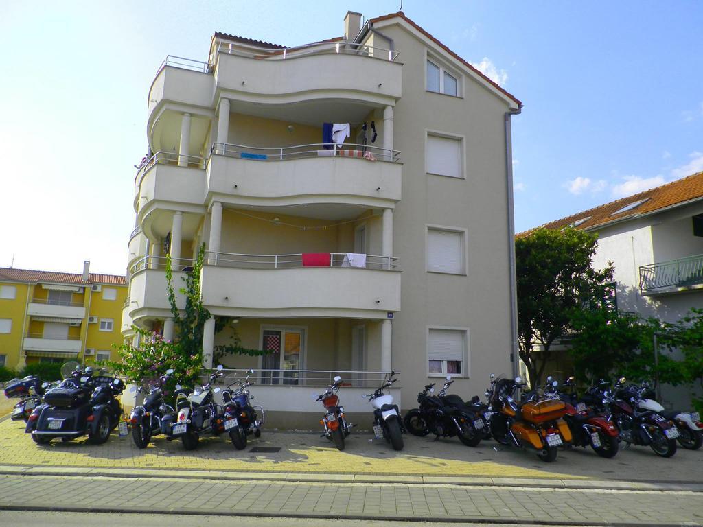 Apartments Angie Биоград на Мору Екстериор снимка